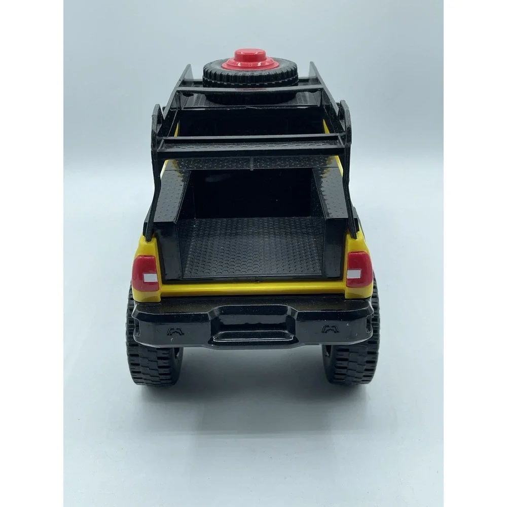 Hasbro Tonka 2012 Funrise To4 Pressed Steel Road Service Rrecker Tow Truck